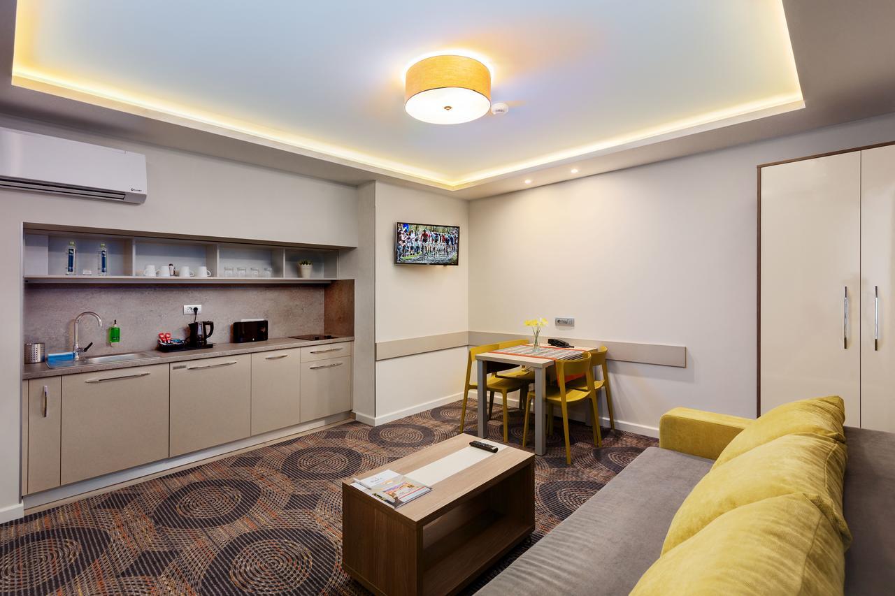 Aparthotel Plaza35