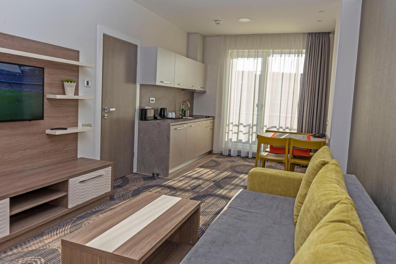 Plaza35 Aparthotel 4*