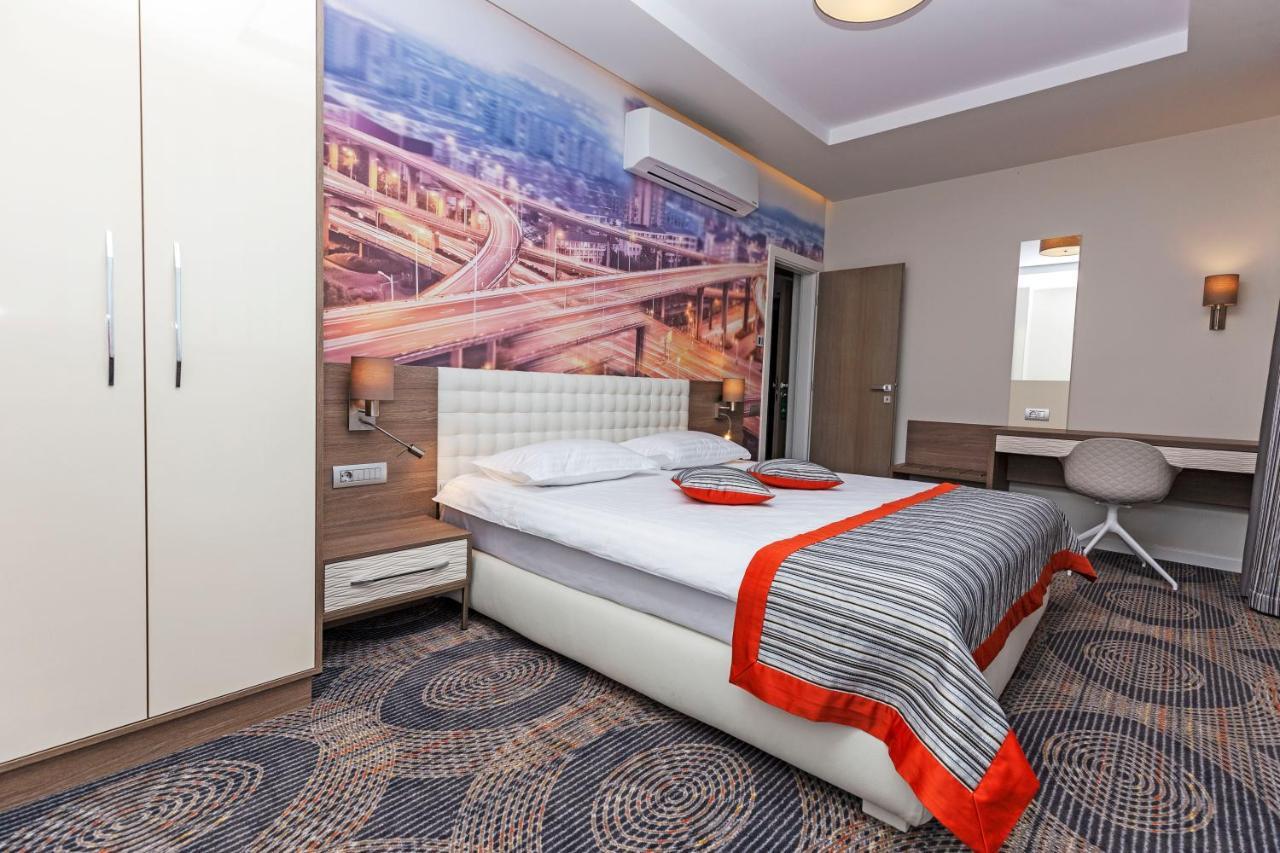 Plaza35 Aparthotel 4*